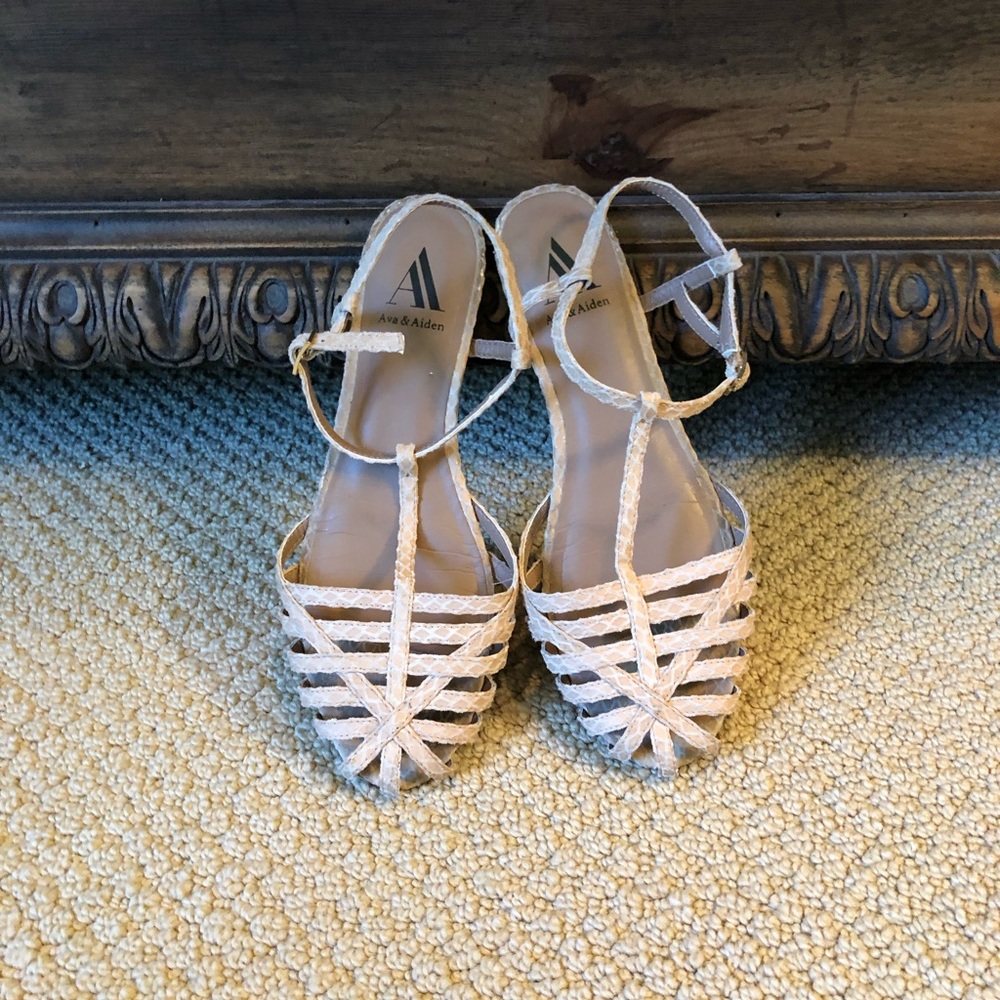 Ava & Aiden flat sandals